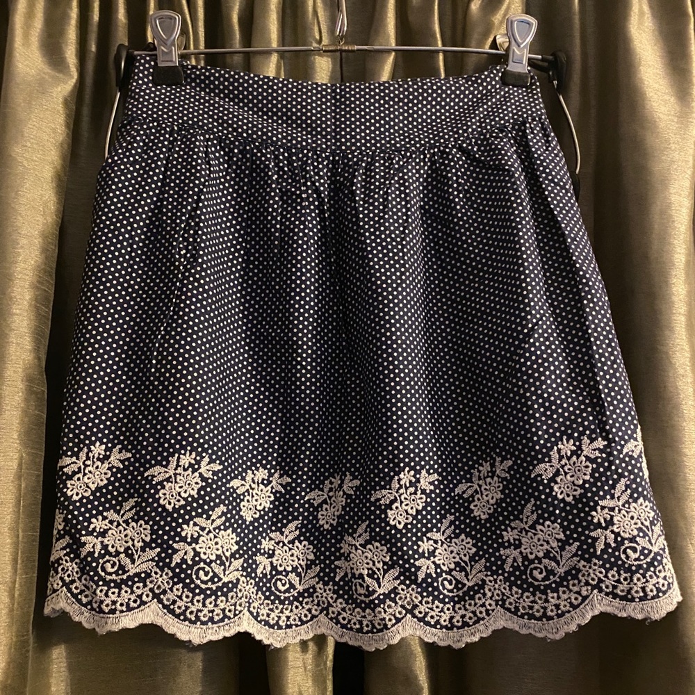 Forever 21 navy & polka dot skirt
